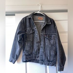 Black Levi’s jean jacket